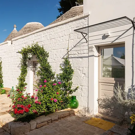 Trulli In Corte 2*