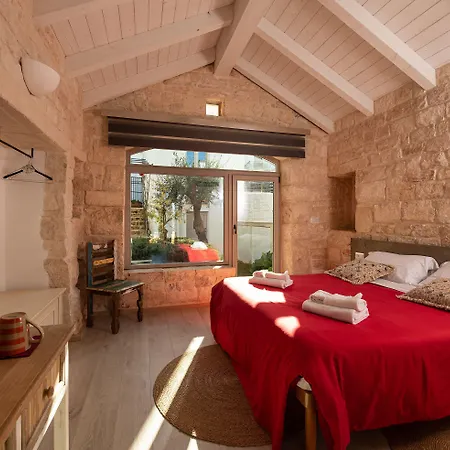 Trulli In Corte 2*